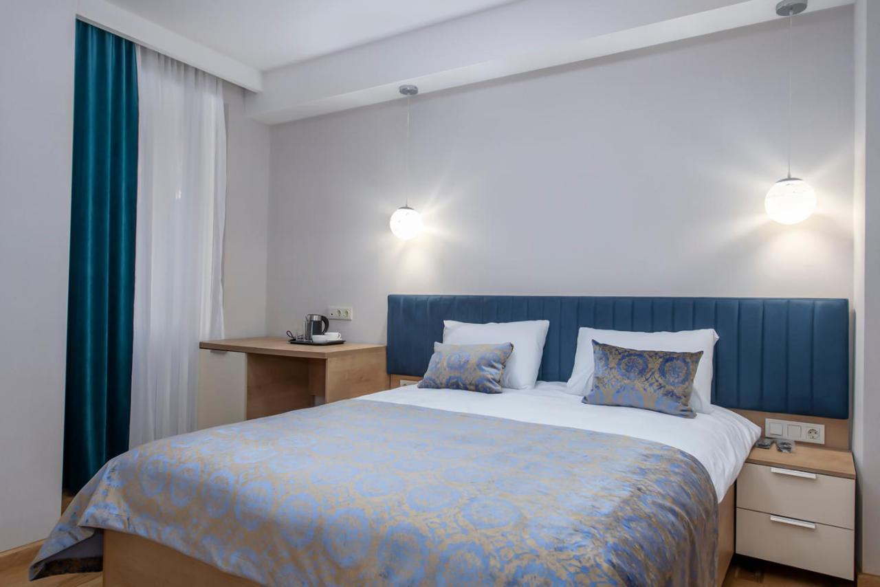 Hotel Solo Тбилиси Экстерьер фото