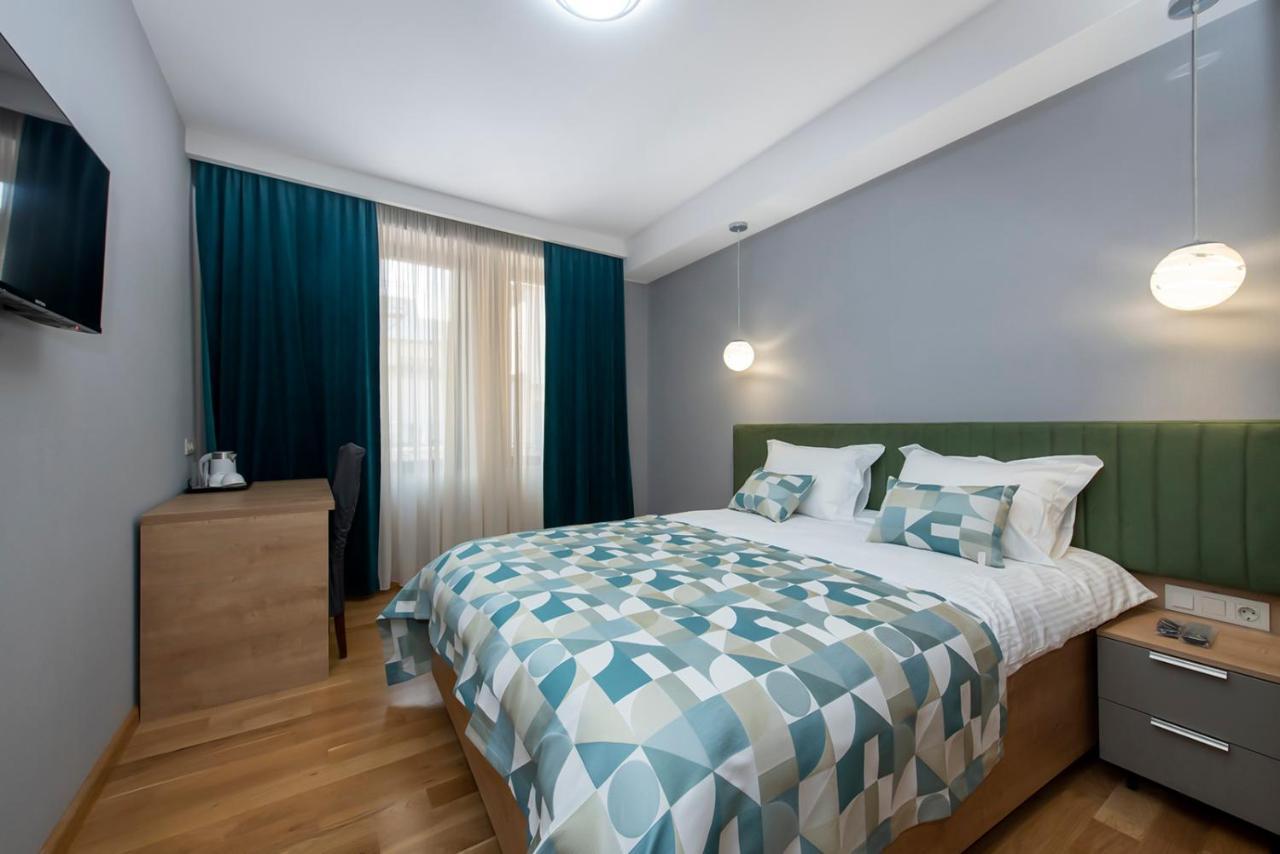 Hotel Solo Тбилиси Экстерьер фото