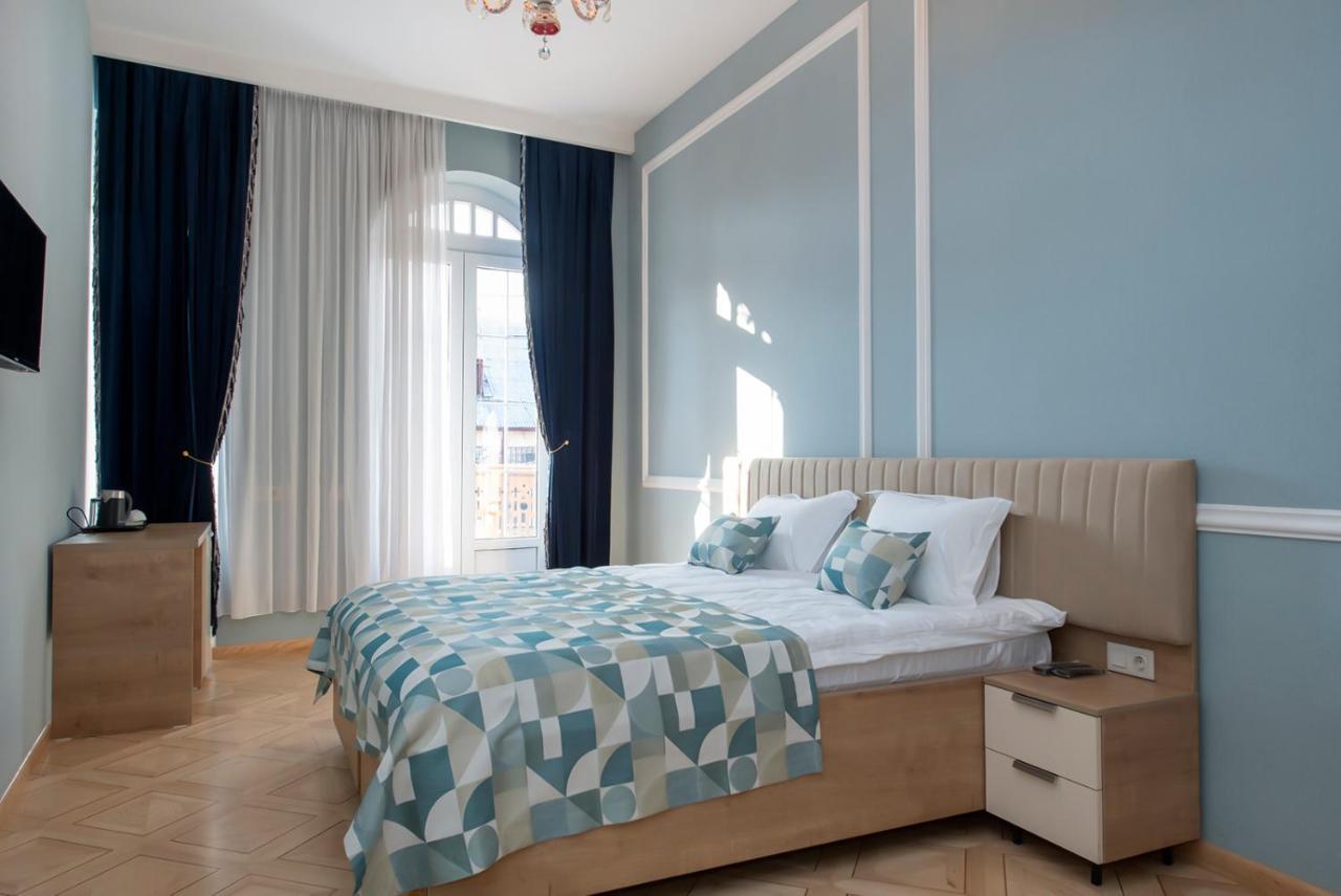Hotel Solo Тбилиси Экстерьер фото